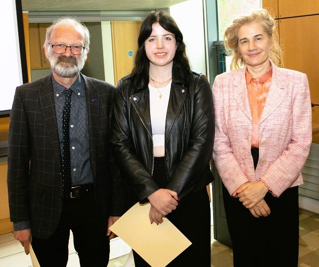 First prize in the Modern Languages EUROPA2073 Art/Creative Writing Competition